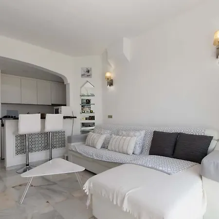 Altamira 38 - One Bed Apartmán *